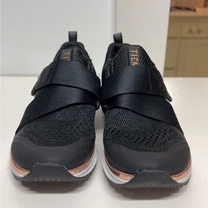 TIEM SLIPSTREAM BLACK AND GOLD LIMITED EDITION